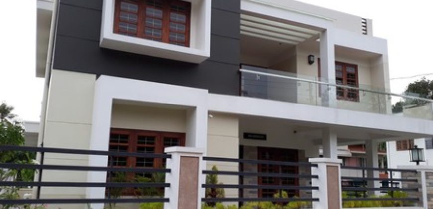 190 lakh 5 bedroom fully furnished new villa 2 km from lulu 2600 sq feet 5 cent east facing villa 9995061065