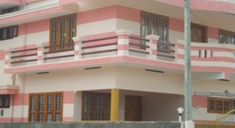 12000 rs 3 bedroom independent house MC road side chanthavila 2 km from kinfra park 9188764468