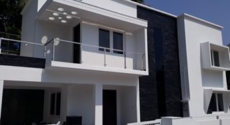 68 lakh 3 bedroom new villa 1800 sq feet 4.5 cent bus stop 500 meter 1.5 km from kinfra park 9995061065