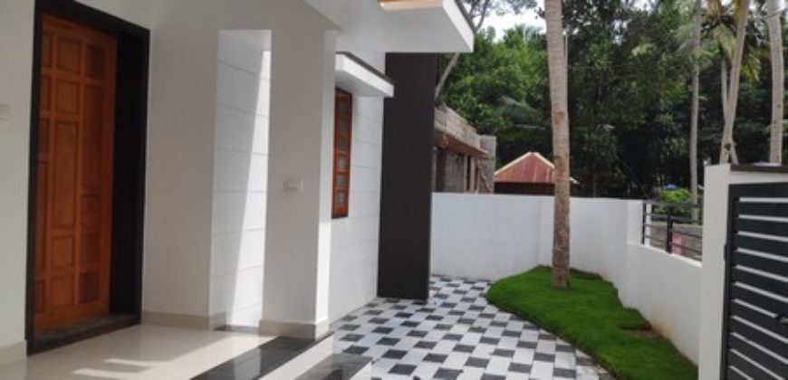 93 lakh 4 bedroom new house MC road chanthavila 100 meter 2350 sq feet 5 cent 9995061065