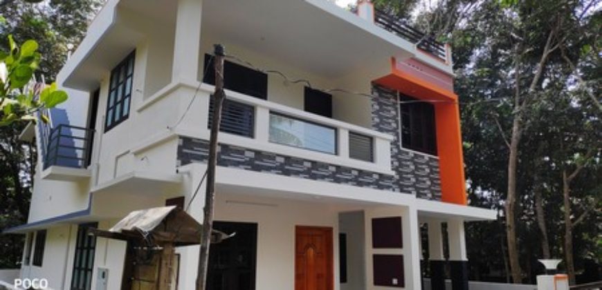 62 lakh 4 bedroom new modern house 2000 sq feet 4.2 cent bus stop 40 meter park 5 km 9995061065