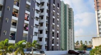 25000 rs 3 bedroom fully furnished flat NH side kariyavattom for family 8075640811