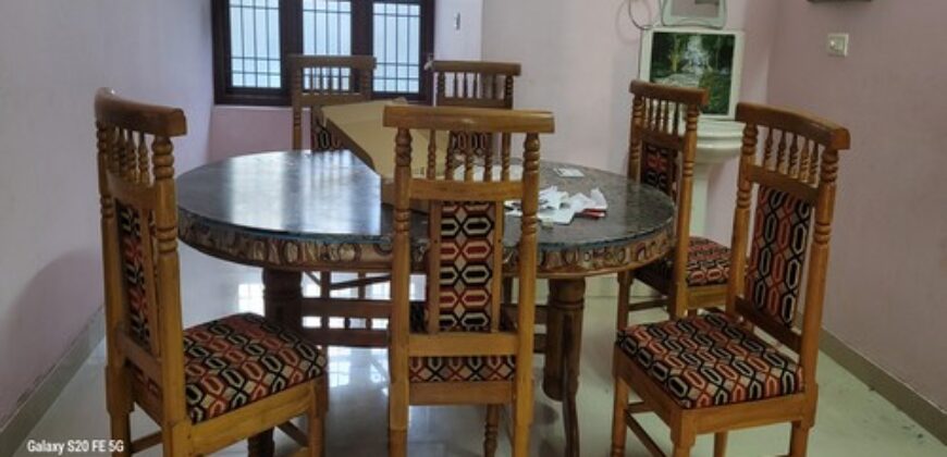 13000 rs 3 bedroom independent house semi furnished bus stop 300 meter 5 km from park 9188764468