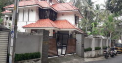 10 lakh 2100 sq feet house bus stop 50 meter 6 km from park 9188764468