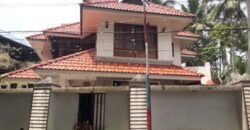 10 lakh 2100 sq feet house bus stop 50 meter 6 km from park 9188764468