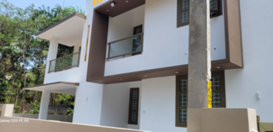 62 lakh 3 bedroom brand new house chenkotukonam 1500 sq feet 4 cent 5 km from park 6282419384