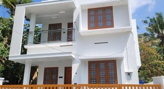 60 lakh 3 bedroom new house 1700 sq feet 4,5 cent 1 km from kinfra park chanthavila 6282419384