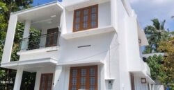 60 lakh 3 bedroom new house 1700 sq feet 4,5 cent 1 km from kinfra park chanthavila 6282419384