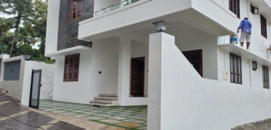 98 lakh 5 bedroom new house 2050 sq feet 4.5 cent pullanivila kariyavattom 4 km from park 9188764468