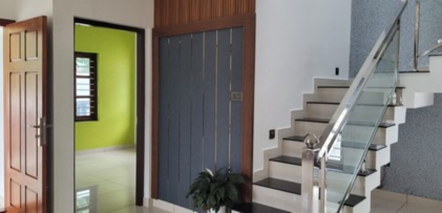 98 lakh 5 bedroom new house 2050 sq feet 4.5 cent pullanivila kariyavattom 4 km from park 9188764468