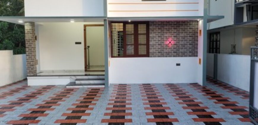 52 lakh 3 bedroom brand new house 5 km from park mangatukonam 1450 sq feet 4,2 cent 6282419384