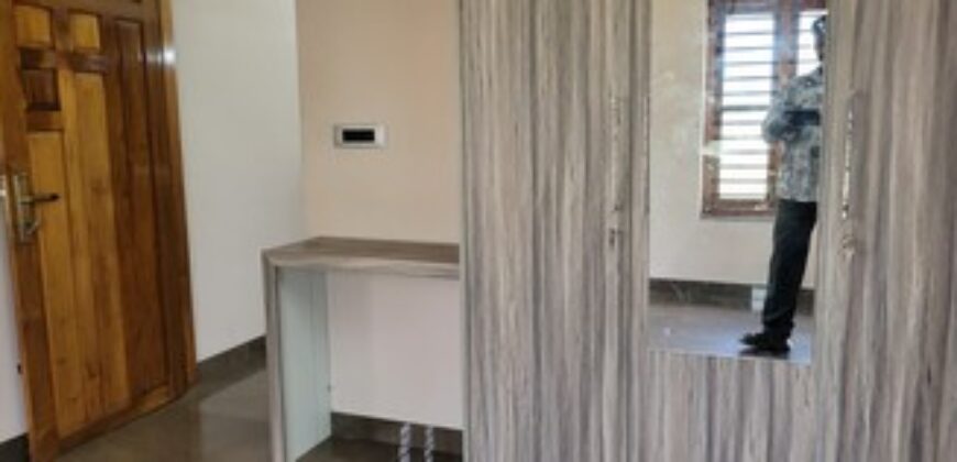 16000 rs 3 bedroom brand new first floor hall and kitchen 12 villa project 1 km from kinfra park chanthavila 9188764468