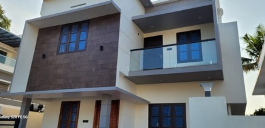 20000 rs 3 bedroom independent house kazhakuttom 2 km from technopark 9188764468