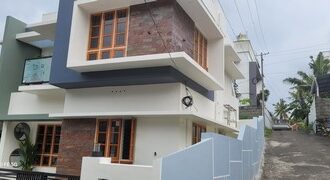 15000 rs 4 bedroom new independent house bus stop 300 meter chanthavila 2 km from kinfra park 6 km from park 9188764468